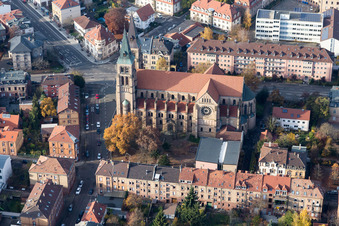Kirchengebäude von  im Altstadt- Zentrum der Innenstadt in Landau in der Pfalz im Bundesland Rheinland-Pfalz, Deutschland