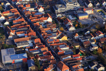 Stadthalle Kandel und Hauptstr im Bundesland Rheinland-Pfalz, Deutschland