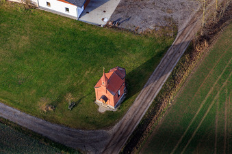Luftbild von Kapelle Brunnöd im Ortsteil Degernbach in Pfarrkirchen im Bundesland Bayern, Deutschland