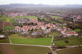 Ortsteil Mühlhofen in Billigheim-Ingenheim im Bundesland Rheinland-Pfalz, Deutschland aus der Luft