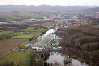 Schrägluftbild von Sitek Insulation im Ortsteil Altenstadt in Wissembourg im Bundesland Bas-Rhin, Frankreich