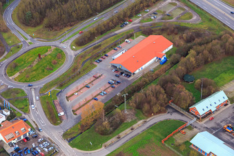 LIDL und Park and Ride Parkplatz in Kandel im Bundesland Rheinland-Pfalz, Deutschland