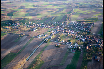 Drohnenaufname von Wintzenbach im Bundesland Bas-Rhin, Frankreich