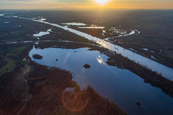 Murgmündung in Steinmauern im Bundesland Baden-Württemberg, Deutschland