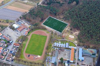 Luftbild von Realschule Plus Dudenhofen und Sportplatz des Turnerheim TV 1897 Dudenhofen e.V im Bundesland Rheinland-Pfalz, Deutschland