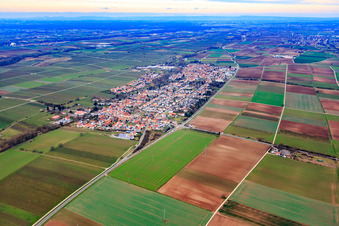 Luftbild von Ortsansicht aus Südwesten im Ortsteil Niederhochstadt in Hochstadt im Bundesland Rheinland-Pfalz, Deutschland