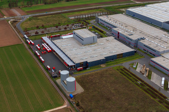 Industriegebiet Interpark mit Progroup Board GmbH und Tricor Packaging & Logistics AG in Offenbach an der Queich im Bundesland Rheinland-Pfalz, Deutschland