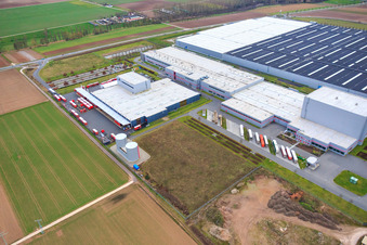 Luftbild von Industriegebiet Interpark mit Progroup Board GmbH und Tricor Packaging & Logistics AG in Offenbach an der Queich im Bundesland Rheinland-Pfalz, Deutschland