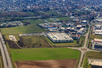 Luftbild von Industriegebiet Im Speyerer Tal mit ITK Engineering GmbH, TRANSAC Intern. Speditionsgesellschaft mbH und DBK David + Baader GmbH in Rülzheim im Bundesland Rheinland-Pfalz, Deutschland