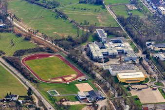 Thomas-Mann-Gymnasium Stutensee und Sportplatz der TSG Blankenloch | Turn- und Sportgemeinschaft im Bundesland Baden-Württemberg, Deutschland