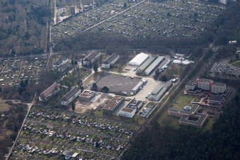 Schrägluftbild von Ortsteil Rintheim in Karlsruhe im Bundesland Baden-Württemberg, Deutschland