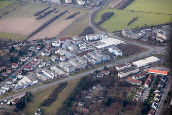 Luftbild von Am Sandfeld im Ortsteil Neureut in Karlsruhe im Bundesland Baden-Württemberg, Deutschland