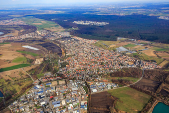 Stadtansicht aus Südwesten im Ortsteil Eggenstein in Eggenstein-Leopoldshafen im Bundesland Baden-Württemberg, Deutschland