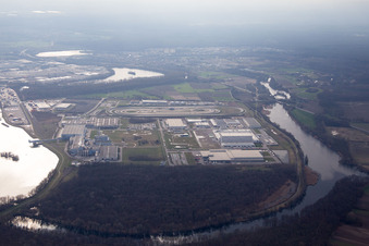 Luftbild von Industriegebiet Oberwald von Nordosten in Wörth am Rhein im Bundesland Rheinland-Pfalz, Deutschland