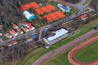 Luftbild von Speedway und Tribüne der Motorsportvereinigung Herxheim in Herxheim bei Landau im Bundesland Rheinland-Pfalz, Deutschland