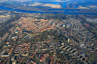 Stadtcentrun von Westen in Germersheim im Bundesland Rheinland-Pfalz, Deutschland