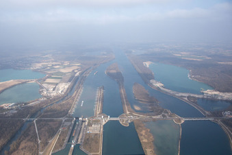 Luftaufnahme von Gambsheim im Bundesland Bas-Rhin, Frankreich