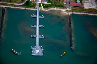 Fähre und Fähranleger zwischen Seltz am Rhein im Elsaß und Plittersdorf in Rastatt im Bundesland Baden-Württemberg, Deutschland