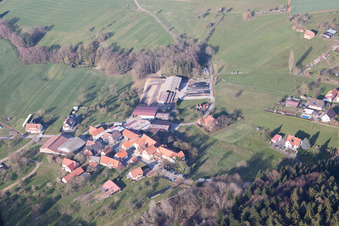 Lembach im Bundesland Bas-Rhin, Frankreich von oben gesehen