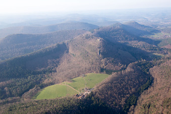 Luftaufnahme von Gimbelhof in Wingen im Bundesland Bas-Rhin, Frankreich