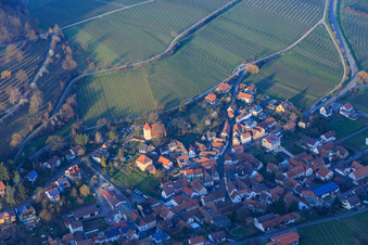 Martinskirche an der Sonnenbergstr in Leinsweiler im Bundesland Rheinland-Pfalz, Deutschland