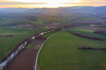 Otterbach von Osten in Niederotterbach im Bundesland Rheinland-Pfalz, Deutschland