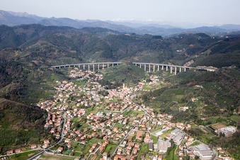 Luftaufnahme von Massarosa(Toskana) im Bundesland Lucca, Italien