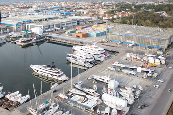 Luftbild von Viareggio im Bundesland Lucca, Italien