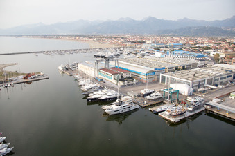 Luftaufnahme von Viareggio im Bundesland Lucca, Italien