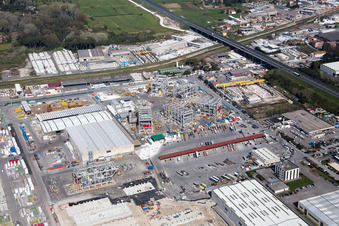 Luftaufnahme von Avenza im Bundesland Toscana, Italien