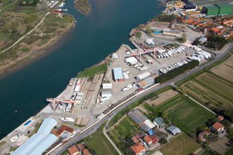 Luftbild von Ameglia(I-Ligurien) im Bundesland Liguria, Italien
