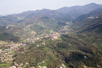 Nicola(I-Ligurien) im Bundesland Liguria, Italien von oben