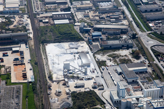 Avenza im Bundesland Toscana, Italien von oben