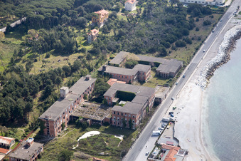 Schrägluftbild von Marina di Massa(I-Toskana) im Bundesland Toscana, Italien