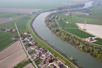 Luftbild von Polesinello (I-Veneto) im Bundesland Venetien, Italien