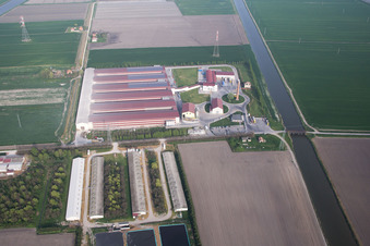 Codigoro(I-Emila-Romana) im Bundesland Ferrara, Italien von oben gesehen