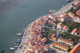 Ortsansicht an der Meeres-Küste Mittelmeer in San Vito in Veneto im Bundesland Venetien, Italien