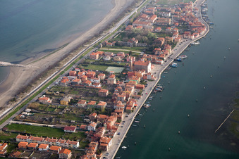 Schrägluftbild von Sant'Antonio im Bundesland Venetien, Italien