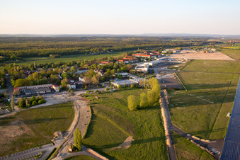 Kitzingen, Flugplatz im Ortsteil Hoheim im Bundesland Bayern, Deutschland