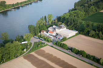 Spedition am Rhein in Worms im Bundesland Rheinland-Pfalz, Deutschland