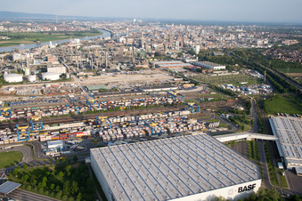 Ortsteil BASF in Ludwigshafen am Rhein im Bundesland Rheinland-Pfalz, Deutschland aus der Luft