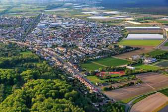 Alte Viernheimer Straße in Lampertheim im Bundesland Hessen, Deutschland