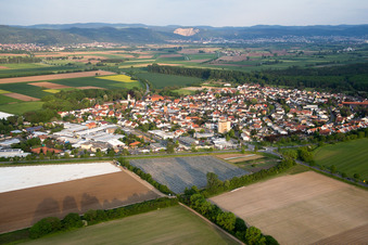 Schrägluftbild von Ortsteil Hüttenfeld in Lampertheim im Bundesland Hessen, Deutschland