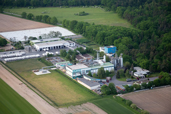 Luftaufnahme von Süpro GmbH im Ortsteil Hüttenfeld in Lampertheim im Bundesland Hessen, Deutschland