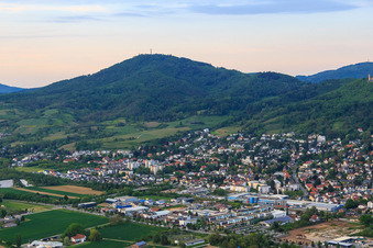 Stadtansicht zu Füßen des Melibokus im Ortsteil Auerbach in Bensheim im Bundesland Hessen, Deutschland