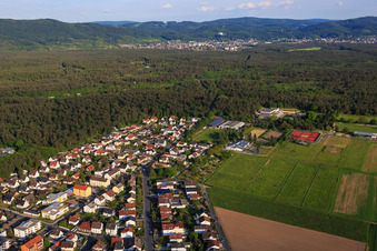 Luftbild von Seeheimer Straße in Pfungstadt im Bundesland Hessen, Deutschland