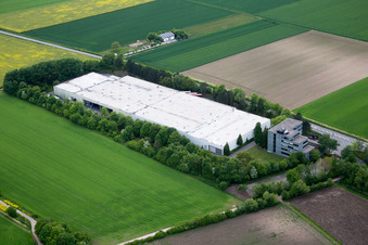 Gebäudekomplex und Logistikzentrum auf dem Gelände der Vinotours GmbH in Dexheim im Bundesland Rheinland-Pfalz, Deutschland