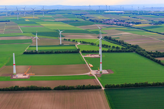 Luftbild von Windpark in Undenheim im Bundesland Rheinland-Pfalz, Deutschland
