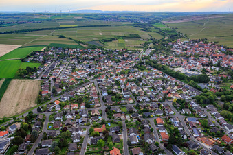 Luftbild von Wormser Straße x Osthofener Landstr in Westhofen im Bundesland Rheinland-Pfalz, Deutschland