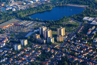 Taunusanlage vor dem Badesee in Bensheim im Bundesland Hessen, Deutschland
